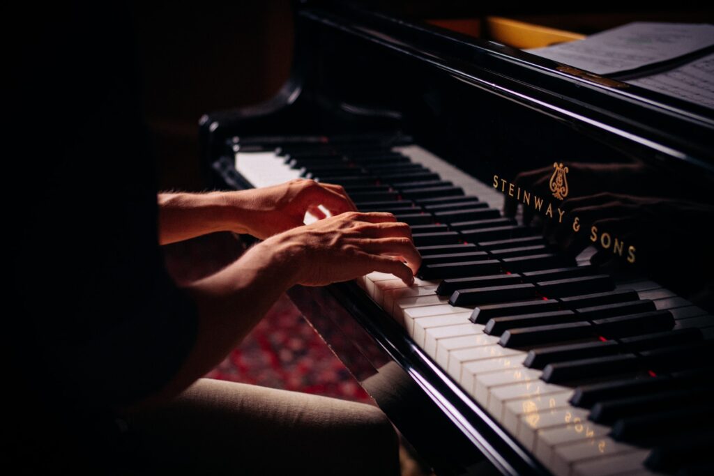 Comment dégager du temps pour apprendre le piano correctement ?